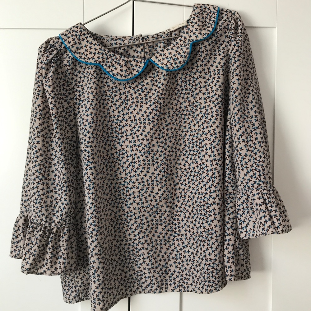 Fun scalloped dollar shirt size m